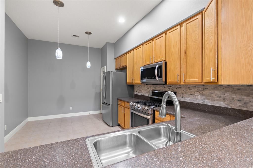 For Sale: $385,000 (4 beds, 3 baths, 2350 Square Feet)