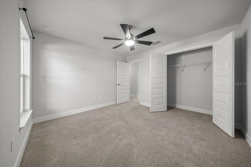 待售: $359,990 (4 贝兹, 2 浴室, 2333 平方英尺)