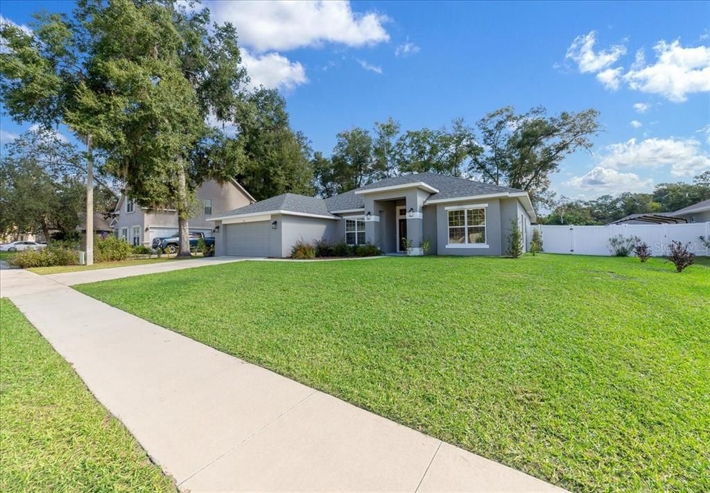 待售: $359,990 (4 贝兹, 2 浴室, 2333 平方英尺)