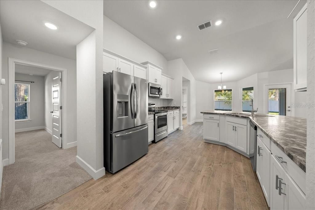 待售: $359,990 (4 贝兹, 2 浴室, 2333 平方英尺)