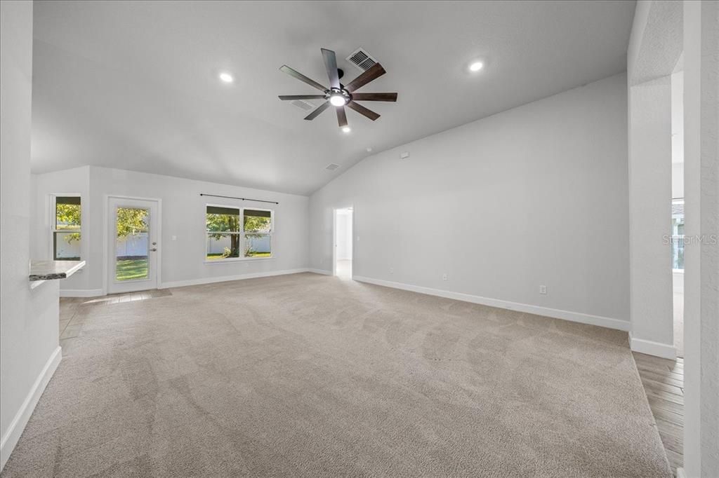 待售: $359,990 (4 贝兹, 2 浴室, 2333 平方英尺)