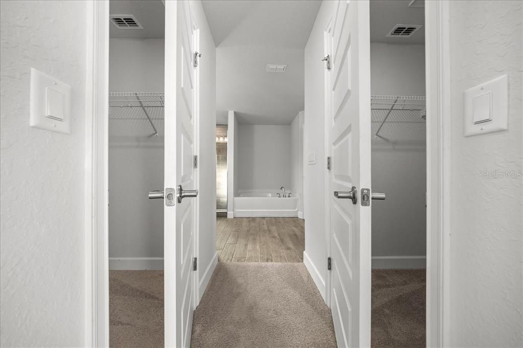 待售: $359,990 (4 贝兹, 2 浴室, 2333 平方英尺)