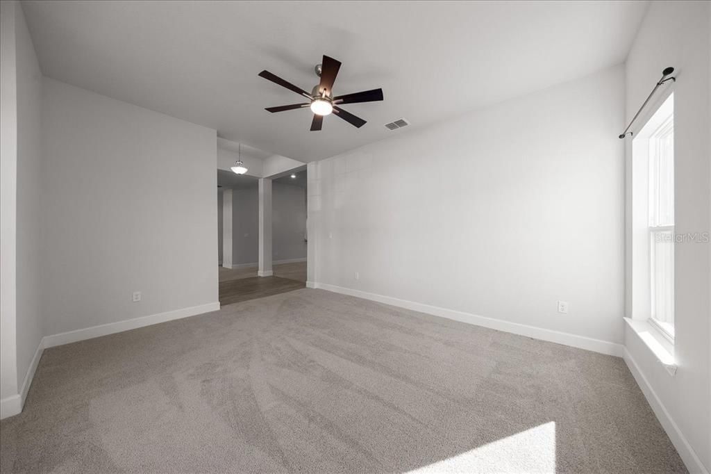 待售: $359,990 (4 贝兹, 2 浴室, 2333 平方英尺)