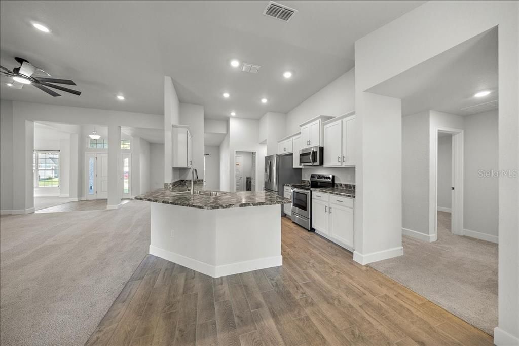 待售: $359,990 (4 贝兹, 2 浴室, 2333 平方英尺)