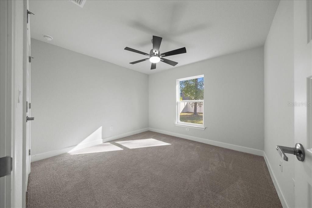 待售: $359,990 (4 贝兹, 2 浴室, 2333 平方英尺)