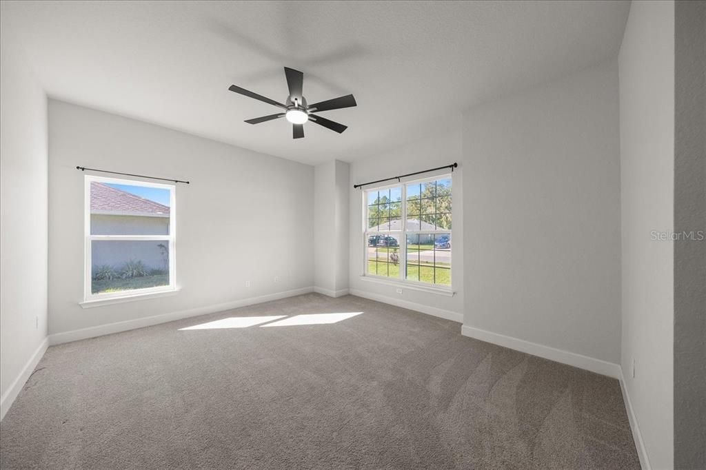 待售: $359,990 (4 贝兹, 2 浴室, 2333 平方英尺)