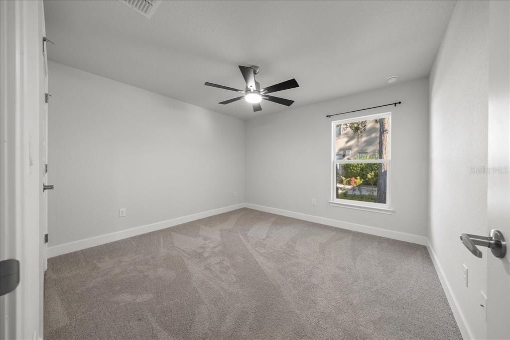 待售: $359,990 (4 贝兹, 2 浴室, 2333 平方英尺)