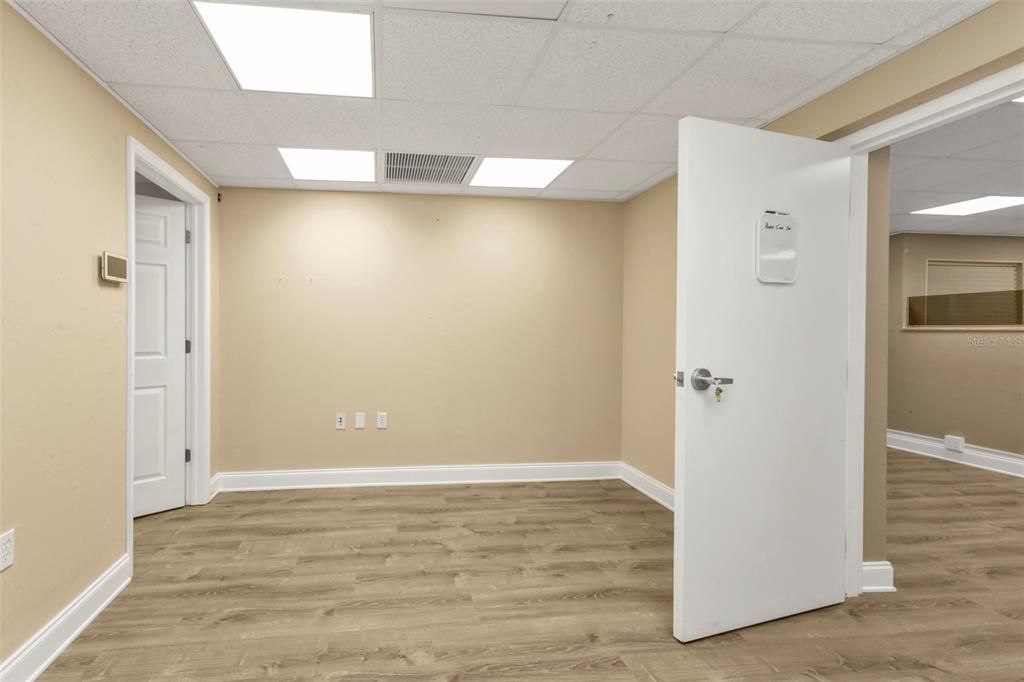 待售: $1,350,000 (0 贝兹, 0 浴室, 4917 平方英尺)