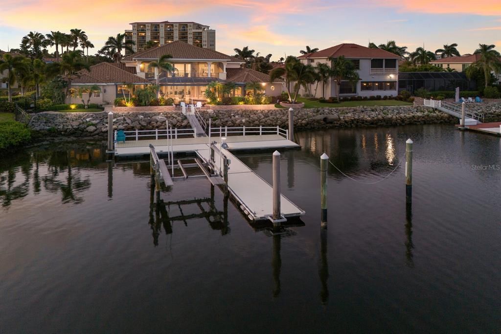 待售: $3,189,900 (6 贝兹, 5 浴室, 5318 平方英尺)