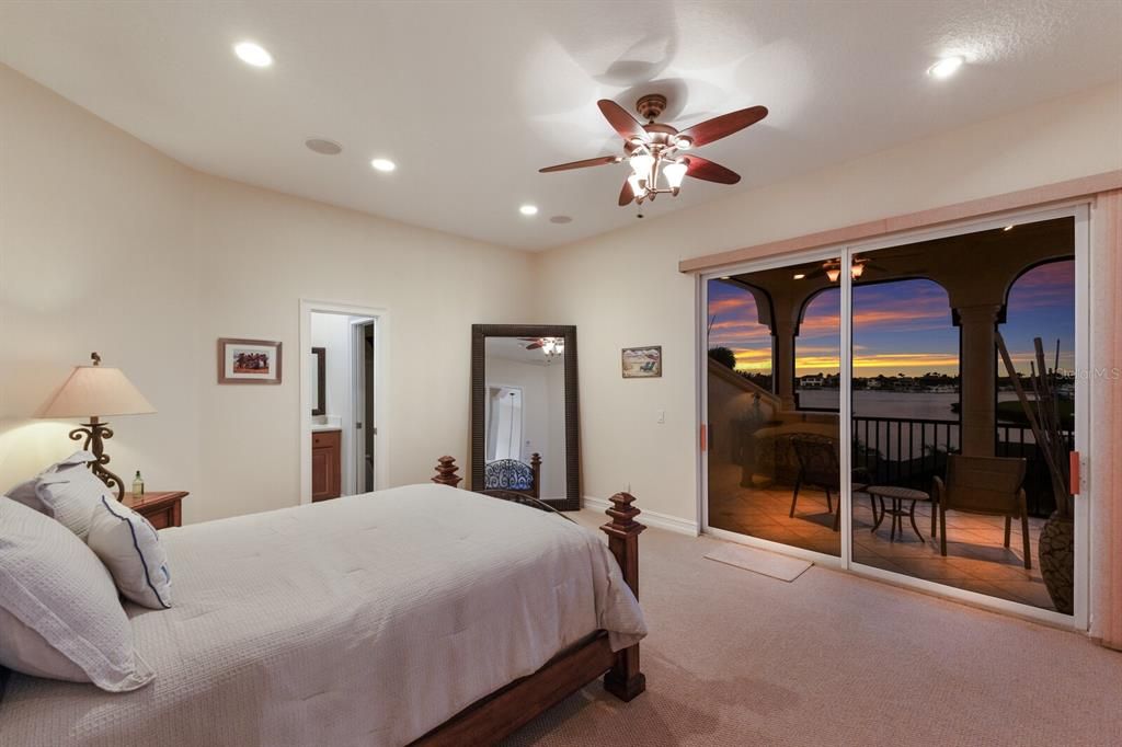 待售: $3,189,900 (6 贝兹, 5 浴室, 5318 平方英尺)