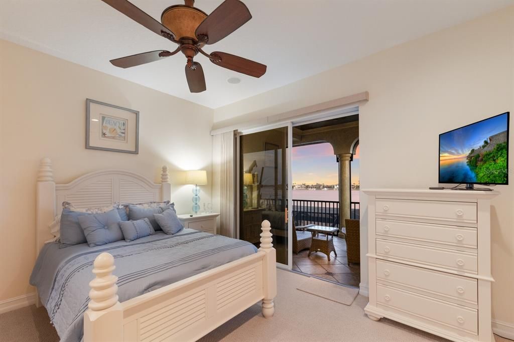 待售: $3,189,900 (6 贝兹, 5 浴室, 5318 平方英尺)