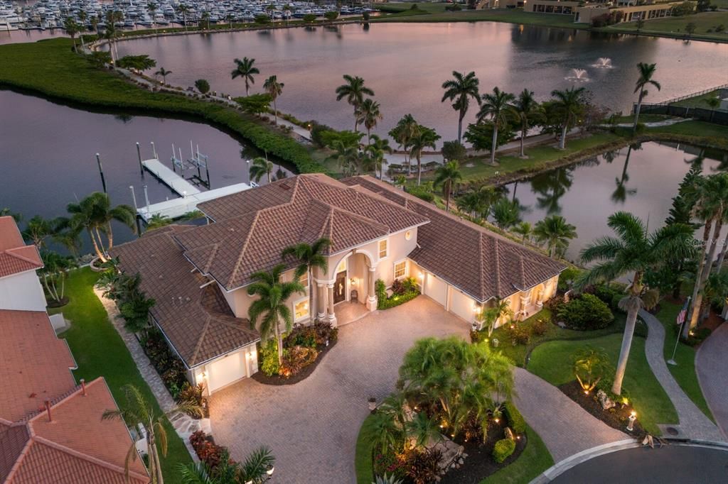 待售: $3,189,900 (6 贝兹, 5 浴室, 5318 平方英尺)