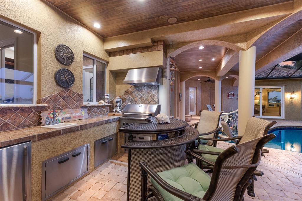 待售: $3,189,900 (6 贝兹, 5 浴室, 5318 平方英尺)