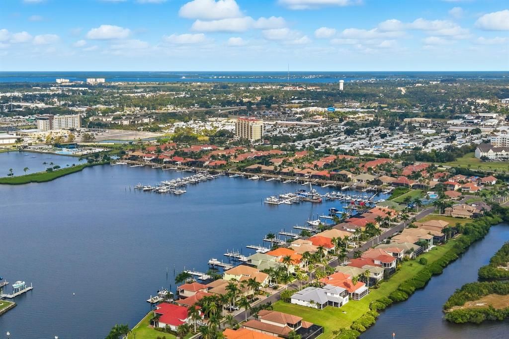 待售: $3,189,900 (6 贝兹, 5 浴室, 5318 平方英尺)