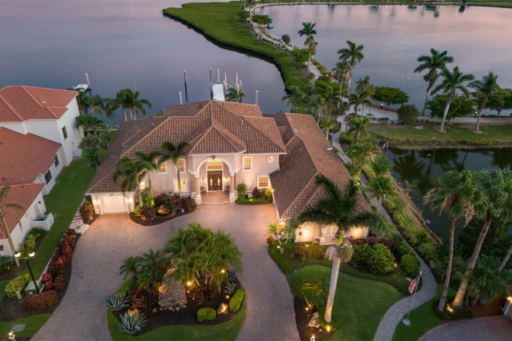 待售: $3,189,900 (6 贝兹, 5 浴室, 5318 平方英尺)