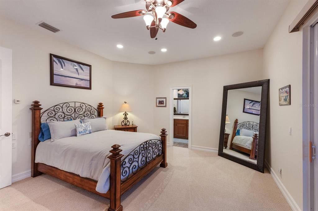 待售: $3,189,900 (6 贝兹, 5 浴室, 5318 平方英尺)