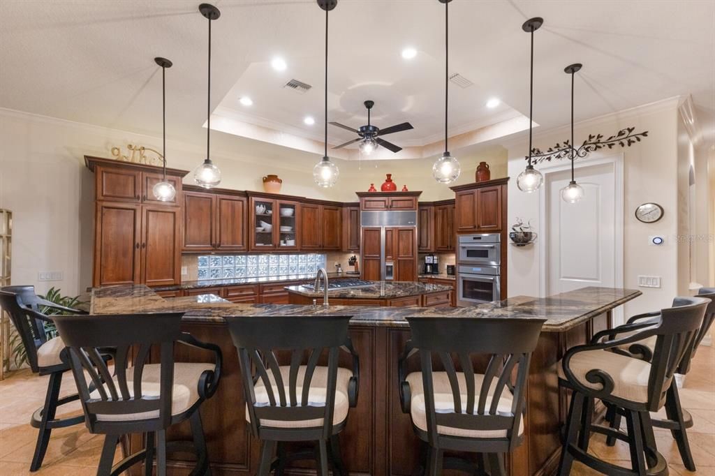 待售: $3,189,900 (6 贝兹, 5 浴室, 5318 平方英尺)