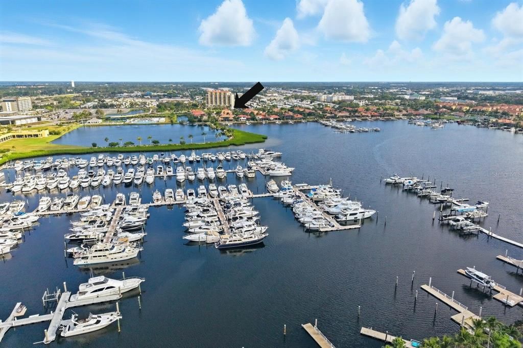 待售: $3,189,900 (6 贝兹, 5 浴室, 5318 平方英尺)