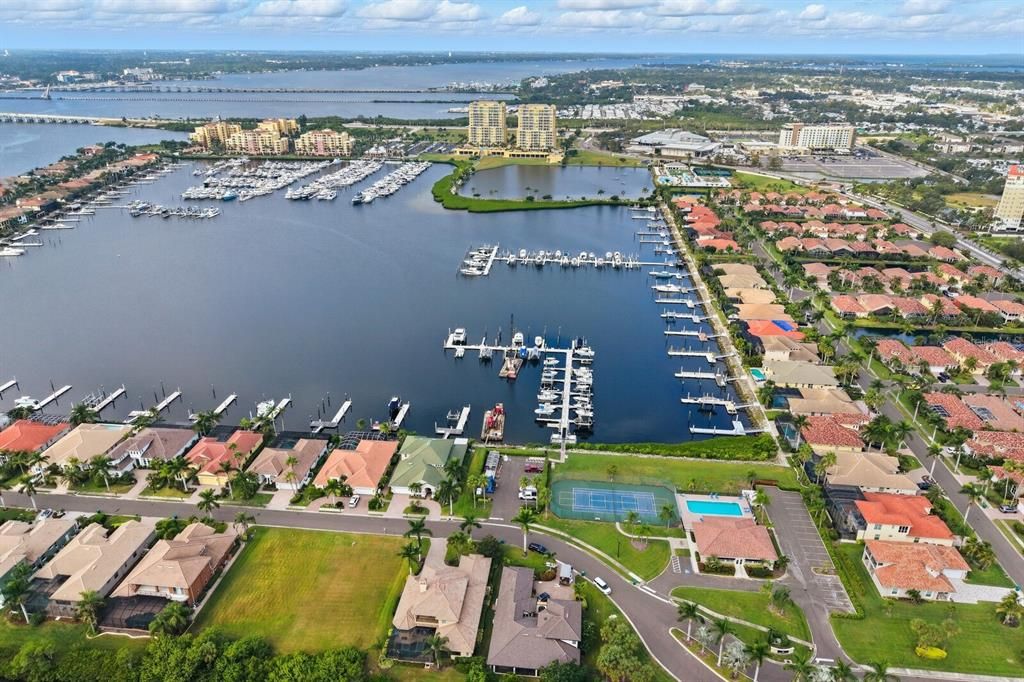 待售: $3,189,900 (6 贝兹, 5 浴室, 5318 平方英尺)