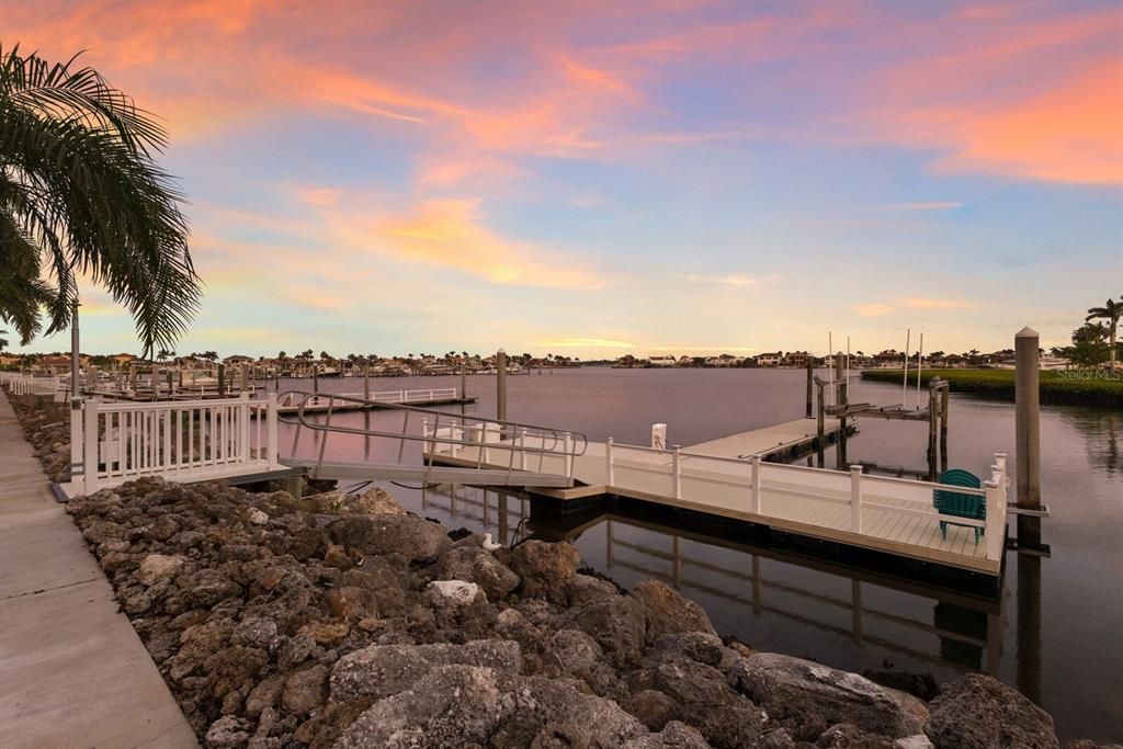 待售: $3,189,900 (6 贝兹, 5 浴室, 5318 平方英尺)