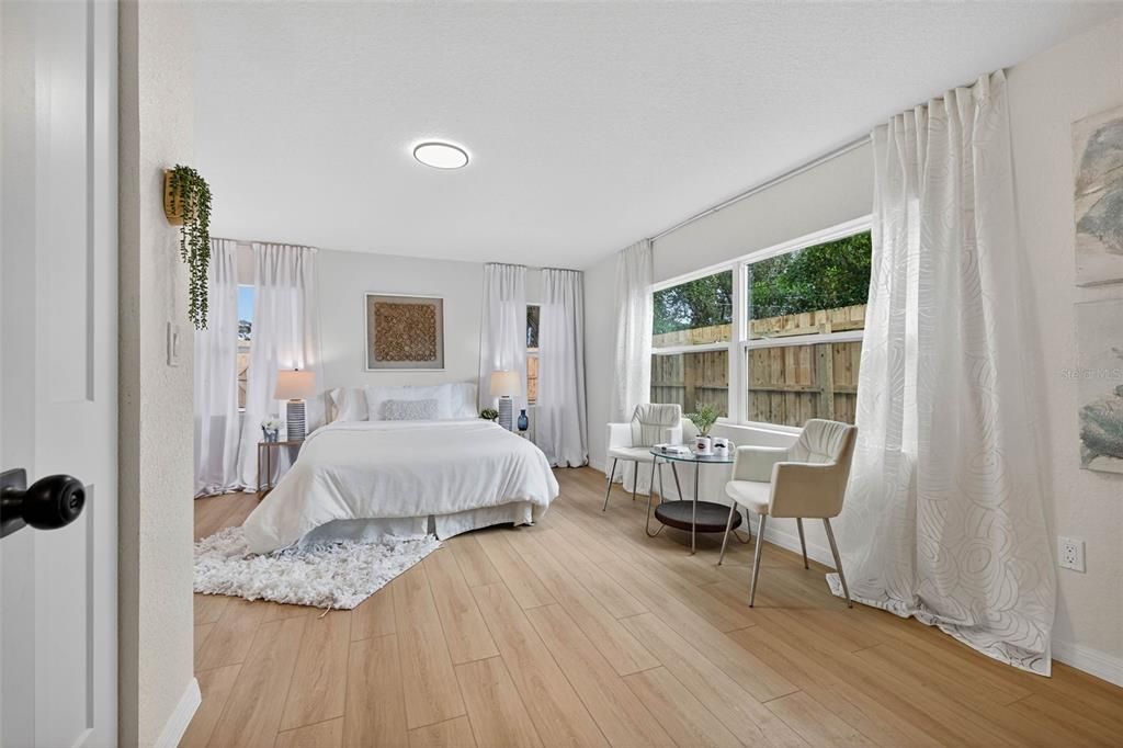 For Sale: $469,900 (3 beds, 2 baths, 1305 Square Feet)