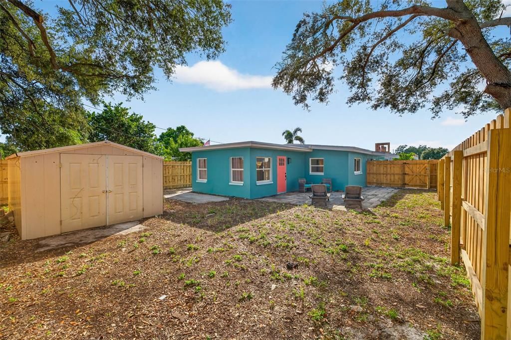 For Sale: $469,900 (3 beds, 2 baths, 1305 Square Feet)