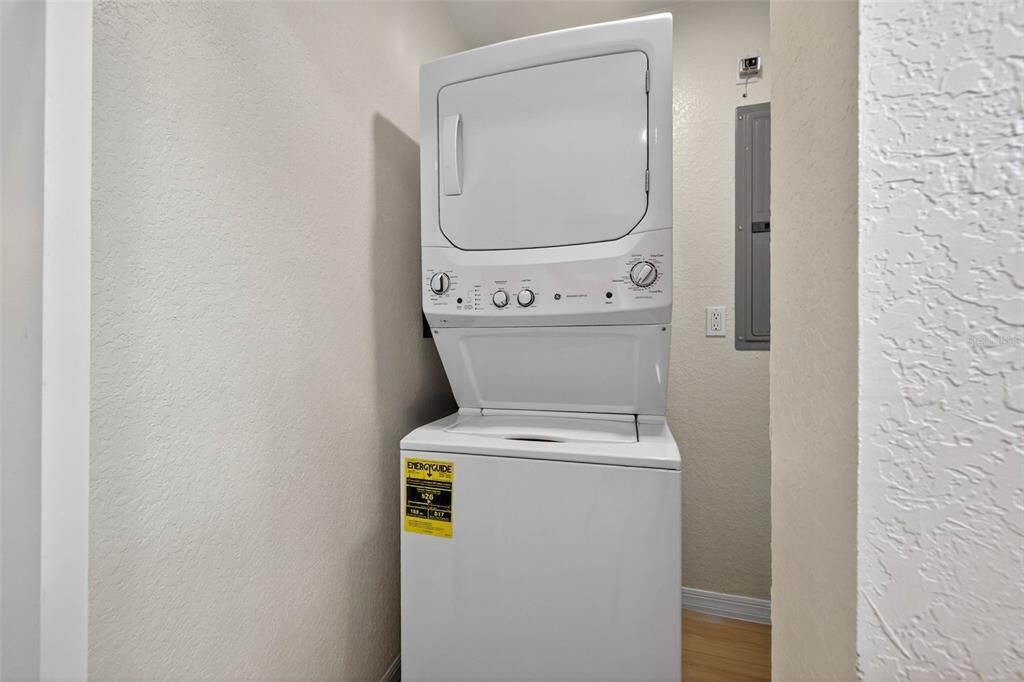 For Sale: $469,900 (3 beds, 2 baths, 1305 Square Feet)