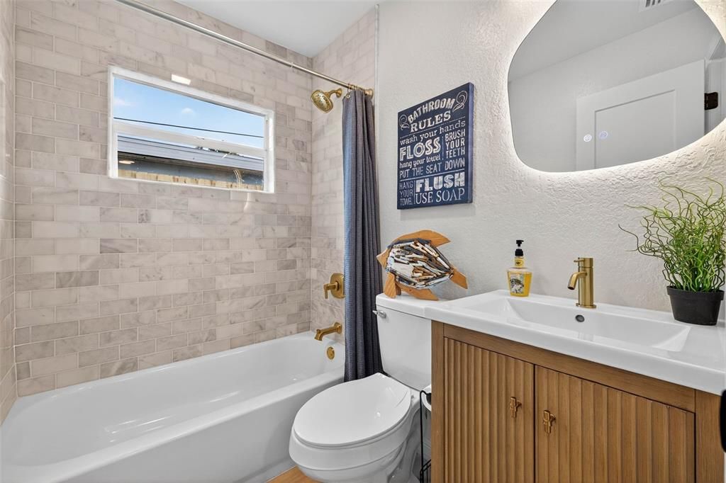 For Sale: $469,900 (3 beds, 2 baths, 1305 Square Feet)