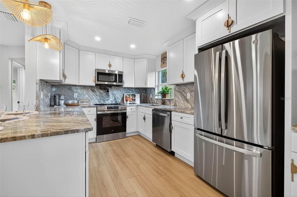 For Sale: $469,900 (3 beds, 2 baths, 1305 Square Feet)