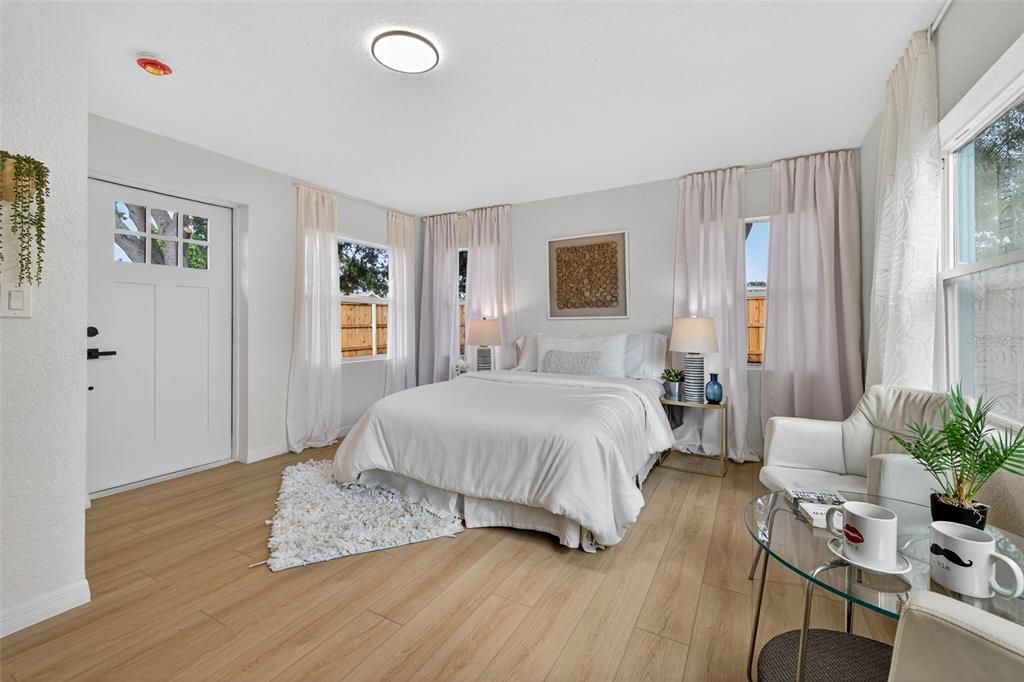 For Sale: $469,900 (3 beds, 2 baths, 1305 Square Feet)