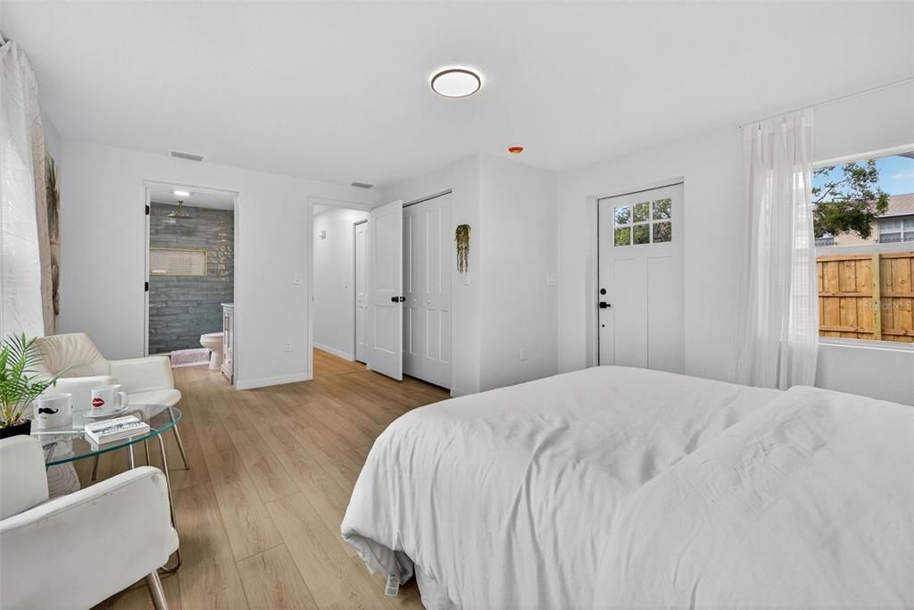 For Sale: $469,900 (3 beds, 2 baths, 1305 Square Feet)