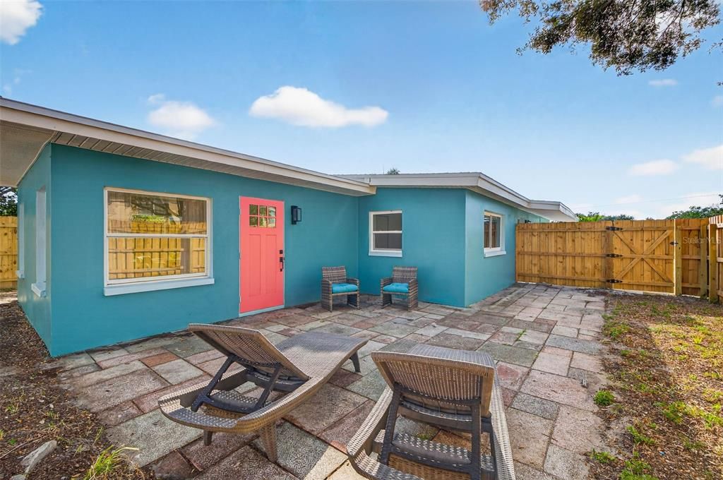 For Sale: $469,900 (3 beds, 2 baths, 1305 Square Feet)