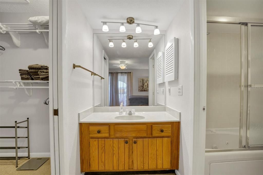 待售: $144,000 (2 贝兹, 2 浴室, 1088 平方英尺)