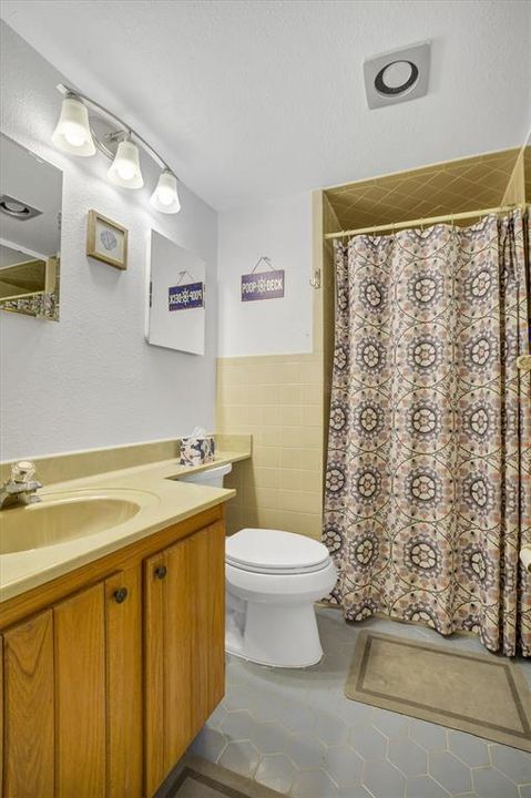 待售: $144,000 (2 贝兹, 2 浴室, 1088 平方英尺)