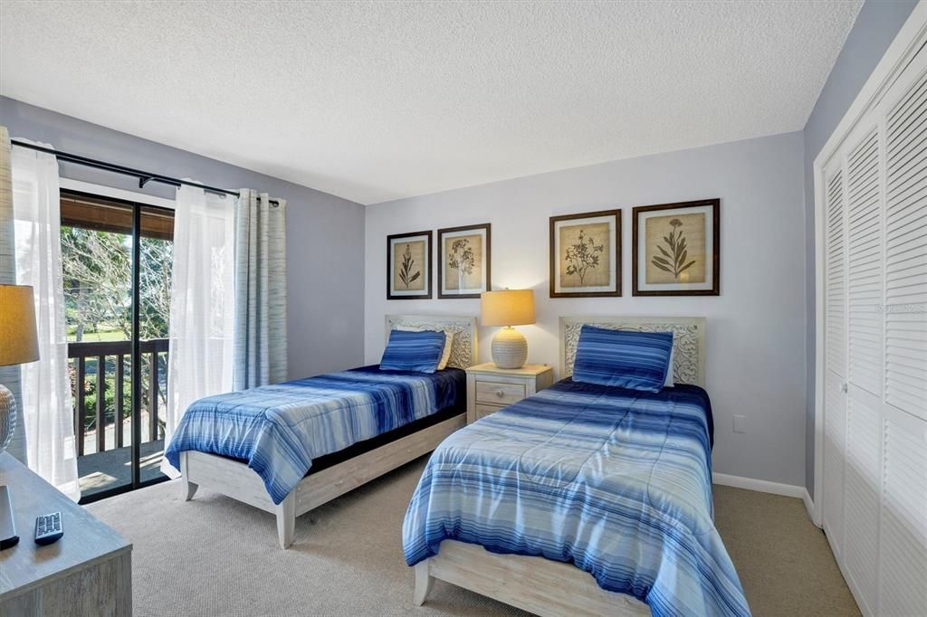 待售: $144,000 (2 贝兹, 2 浴室, 1088 平方英尺)