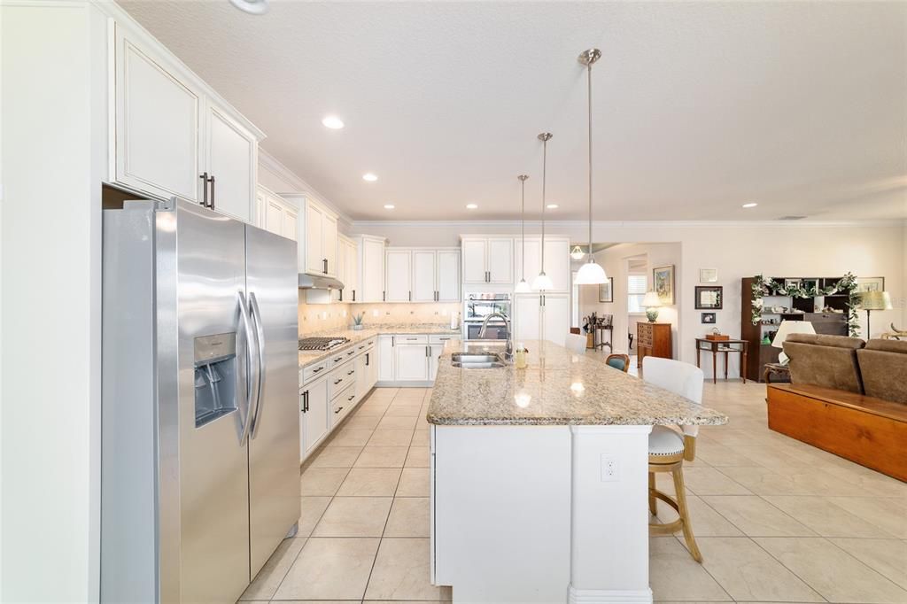 For Sale: $442,000 (3 beds, 3 baths, 2450 Square Feet)