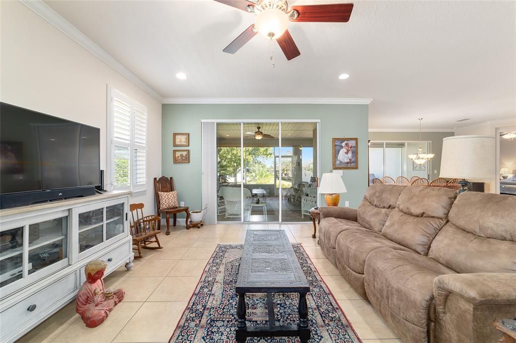 For Sale: $442,000 (3 beds, 3 baths, 2450 Square Feet)