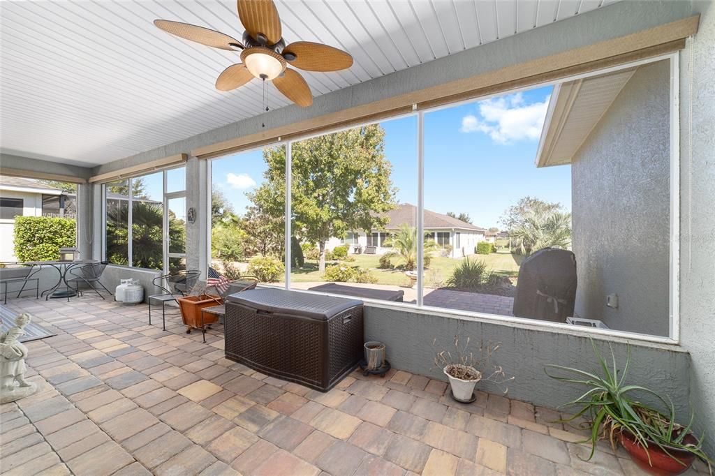 For Sale: $442,000 (3 beds, 3 baths, 2450 Square Feet)