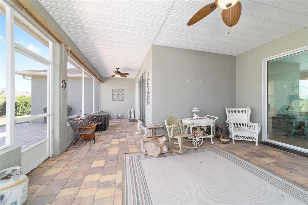 For Sale: $442,000 (3 beds, 3 baths, 2450 Square Feet)