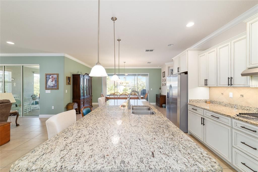 For Sale: $442,000 (3 beds, 3 baths, 2450 Square Feet)