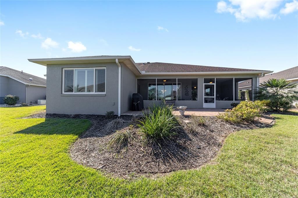 For Sale: $442,000 (3 beds, 3 baths, 2450 Square Feet)