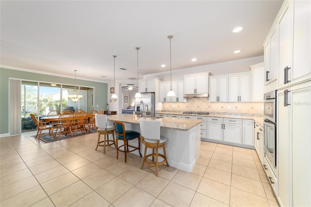 For Sale: $442,000 (3 beds, 3 baths, 2450 Square Feet)