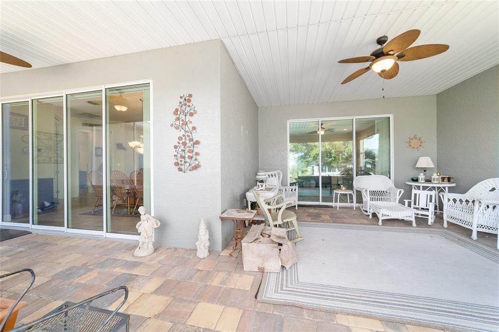 For Sale: $442,000 (3 beds, 3 baths, 2450 Square Feet)