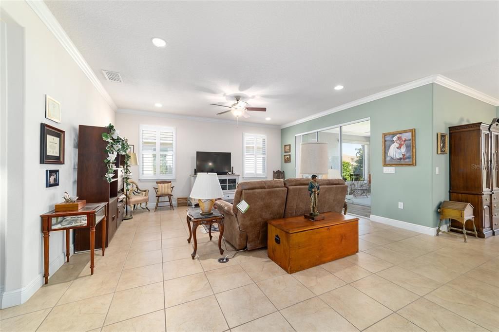 For Sale: $442,000 (3 beds, 3 baths, 2450 Square Feet)