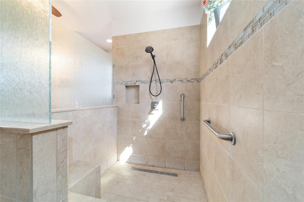 For Sale: $442,000 (3 beds, 3 baths, 2450 Square Feet)