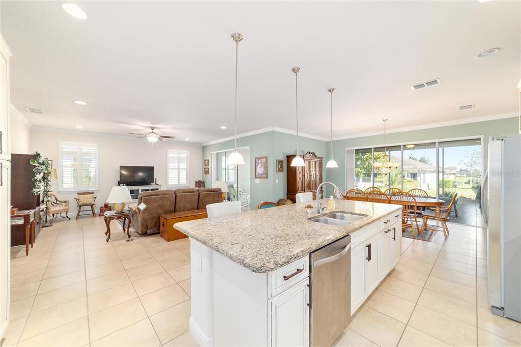 For Sale: $442,000 (3 beds, 3 baths, 2450 Square Feet)