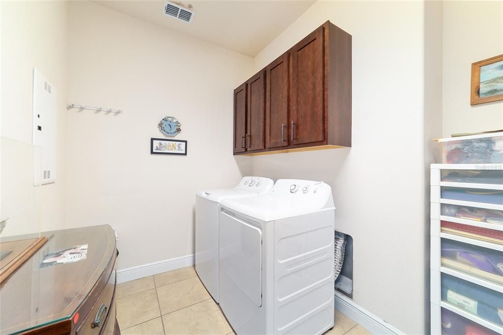 For Sale: $442,000 (3 beds, 3 baths, 2450 Square Feet)