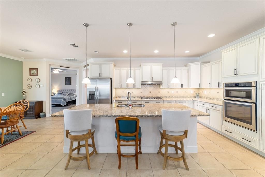 For Sale: $442,000 (3 beds, 3 baths, 2450 Square Feet)