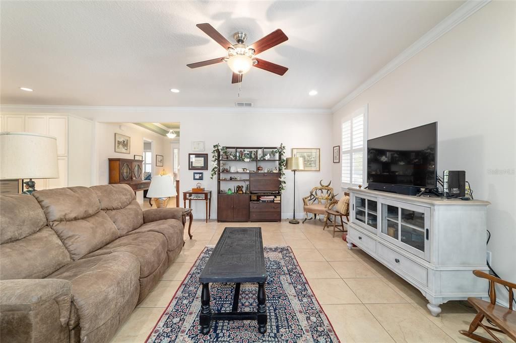 For Sale: $442,000 (3 beds, 3 baths, 2450 Square Feet)