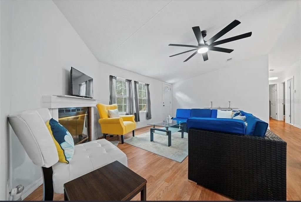 En Renta: $2,100 (4 camas, 2 baños, 1512 Pies cuadrados)